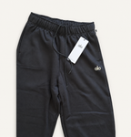 ALO Accolade Straight-Leg Sweatpant — Black detail