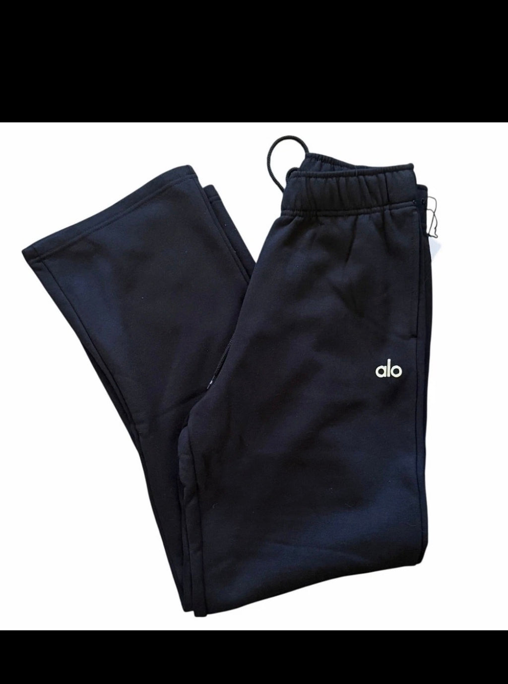 ALO Accolade pants — Navy — folded detail